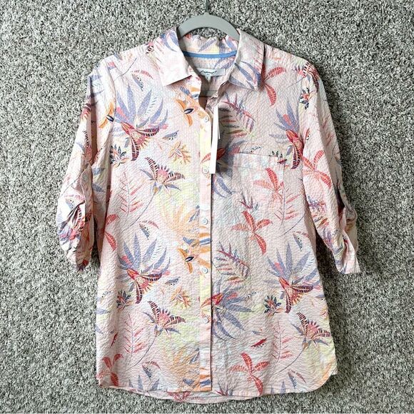 Foxcroft Top Women’s 8 Tamara Pink Strawberry Paradise Roll Tab Seersucker NWT - Picture 2 of 7